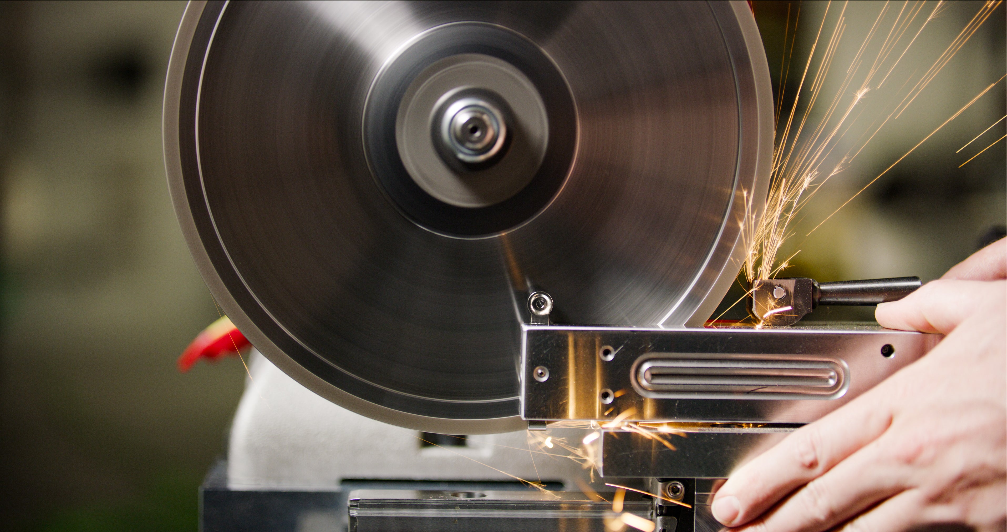 Sharpening the EDJY blade